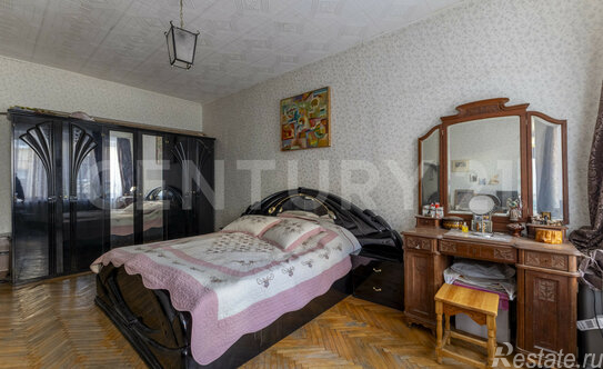 Продажа 4-комн квартиры на вторичном рынке ул Псковская,  д. 30-32