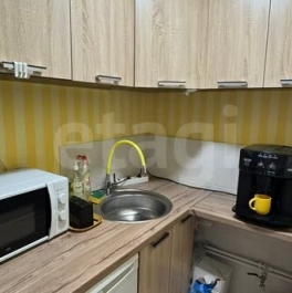 Продажа 3-комн квартиры на вторичном рынке Бирюлёвская улица,  д. 21 к2