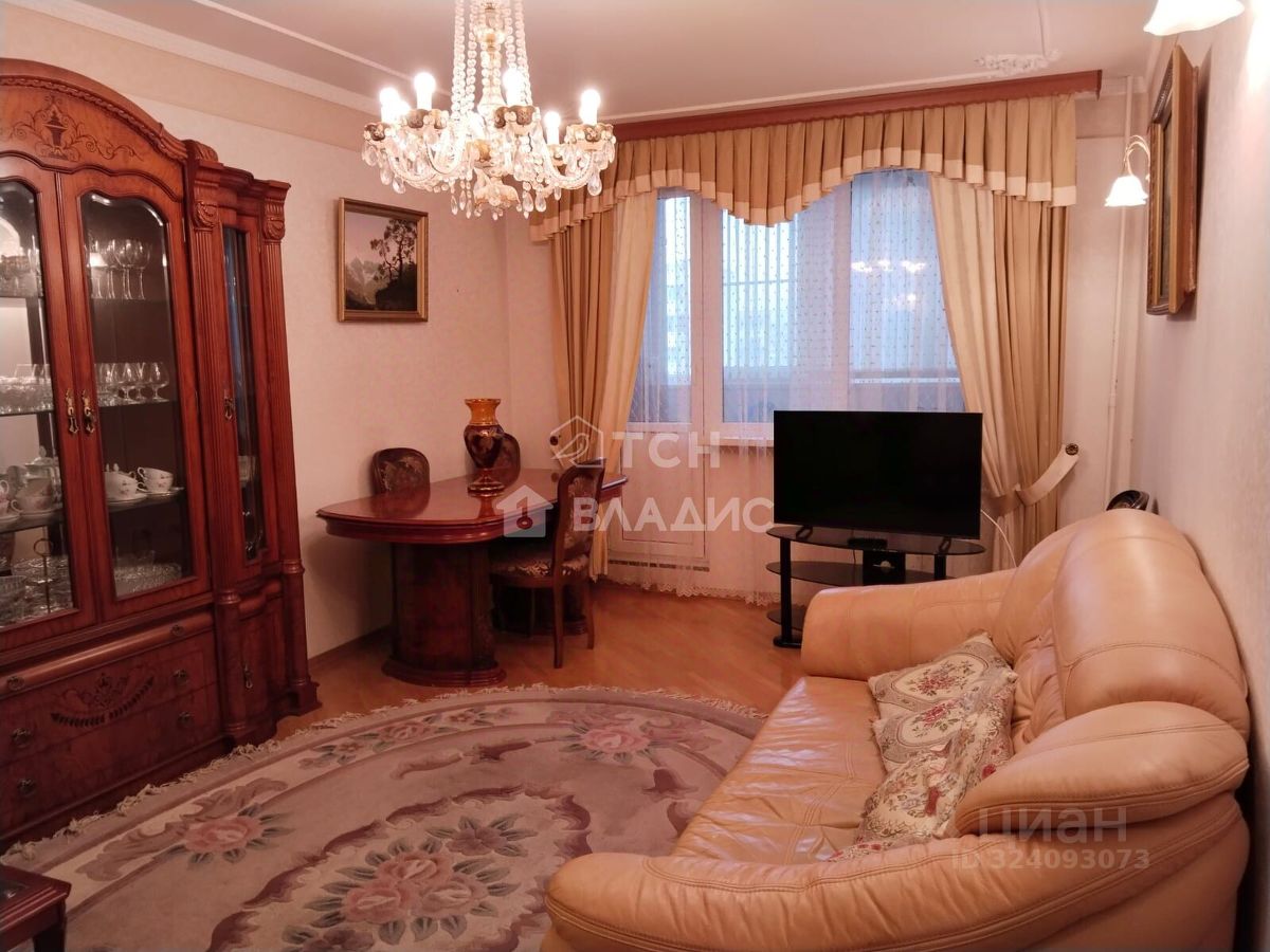 Продажа 3-комн квартиры на вторичном рынке Кировоградская улица, 2