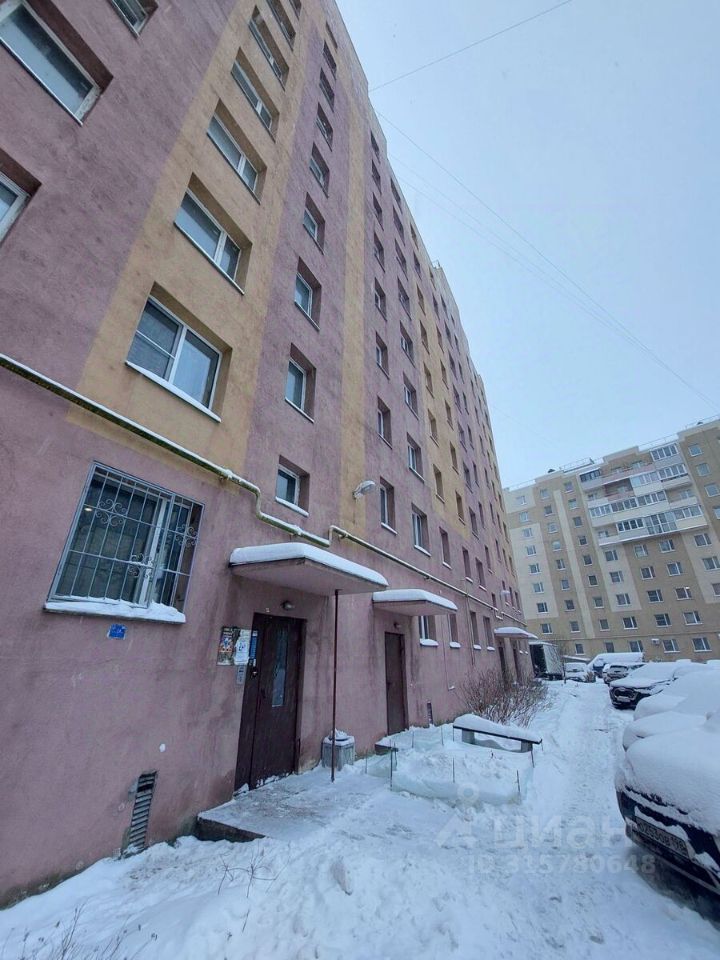 Продажа 1-комн квартиры на вторичном рынке пос. Шушары, Московское шоссе, 268