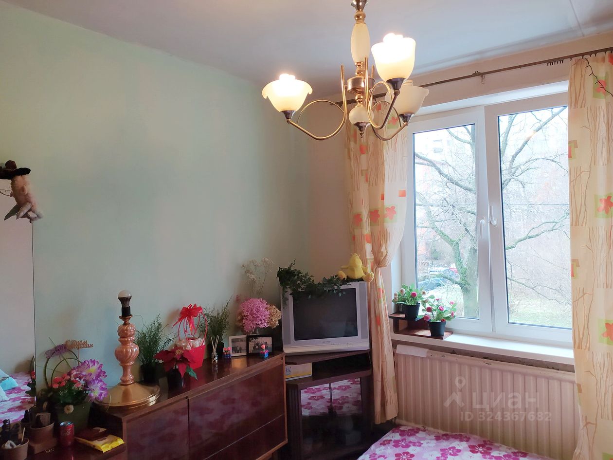 Продажа 2-комн квартиры на вторичном рынке улица Лени Голикова, 14