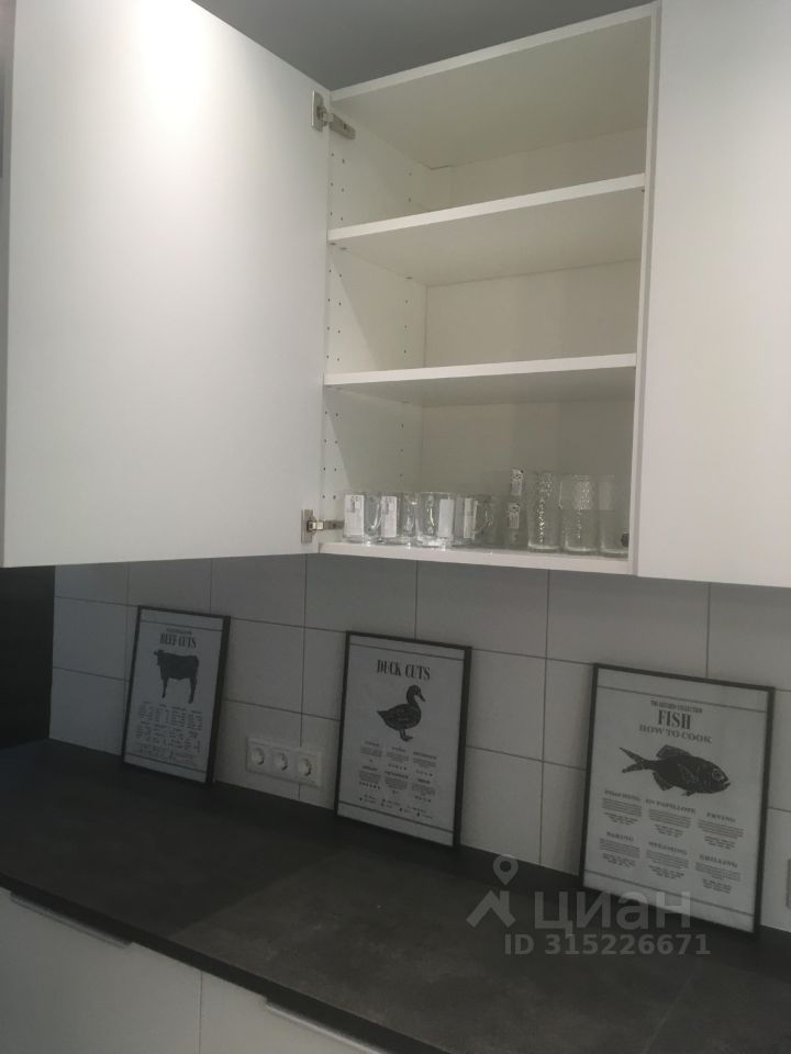 Продажа 4-комн квартиры на вторичном рынке проспект Художников, 31К1