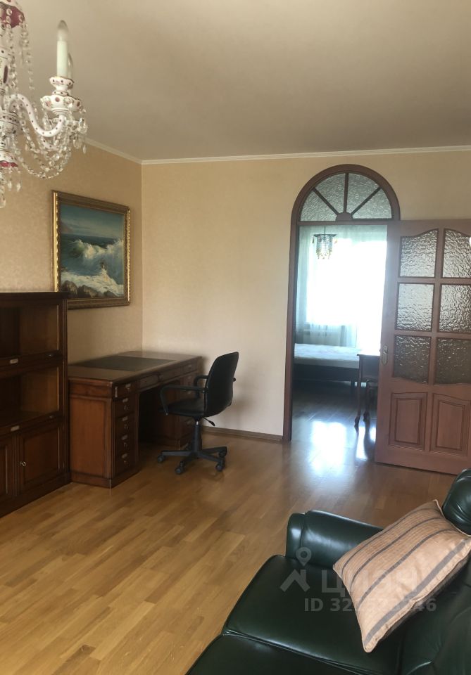 Продажа 3-комн квартиры на вторичном рынке улица Милашенкова, 10