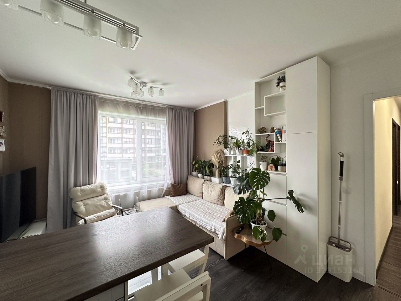 Продажа 2-комн квартиры на вторичном рынке улица Генерала Кравченко, 3к2