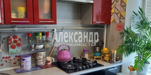 3-комн квартира Ломоносов г., Александровская ул. ,  д. 32б