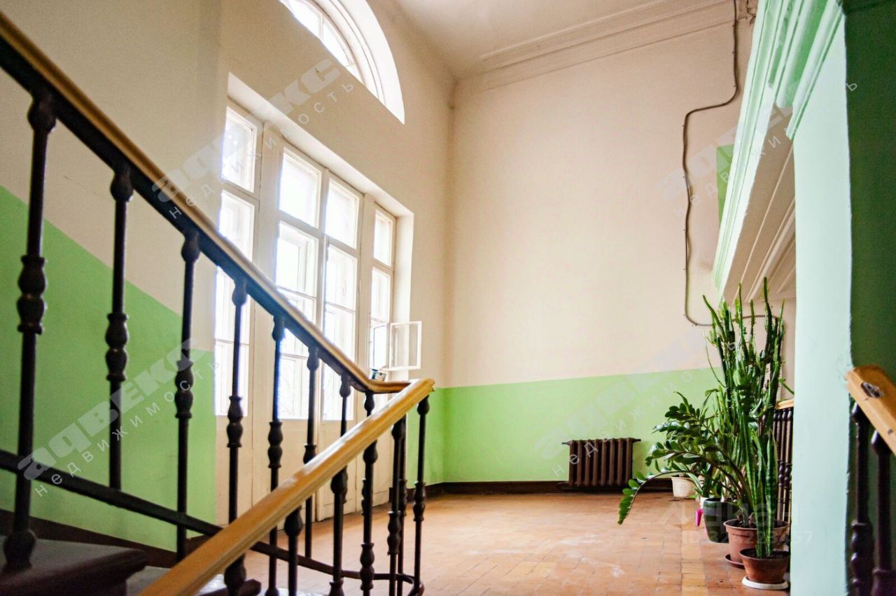 Продажа 2-комн квартиры на вторичном рынке проспект Стачек, 158