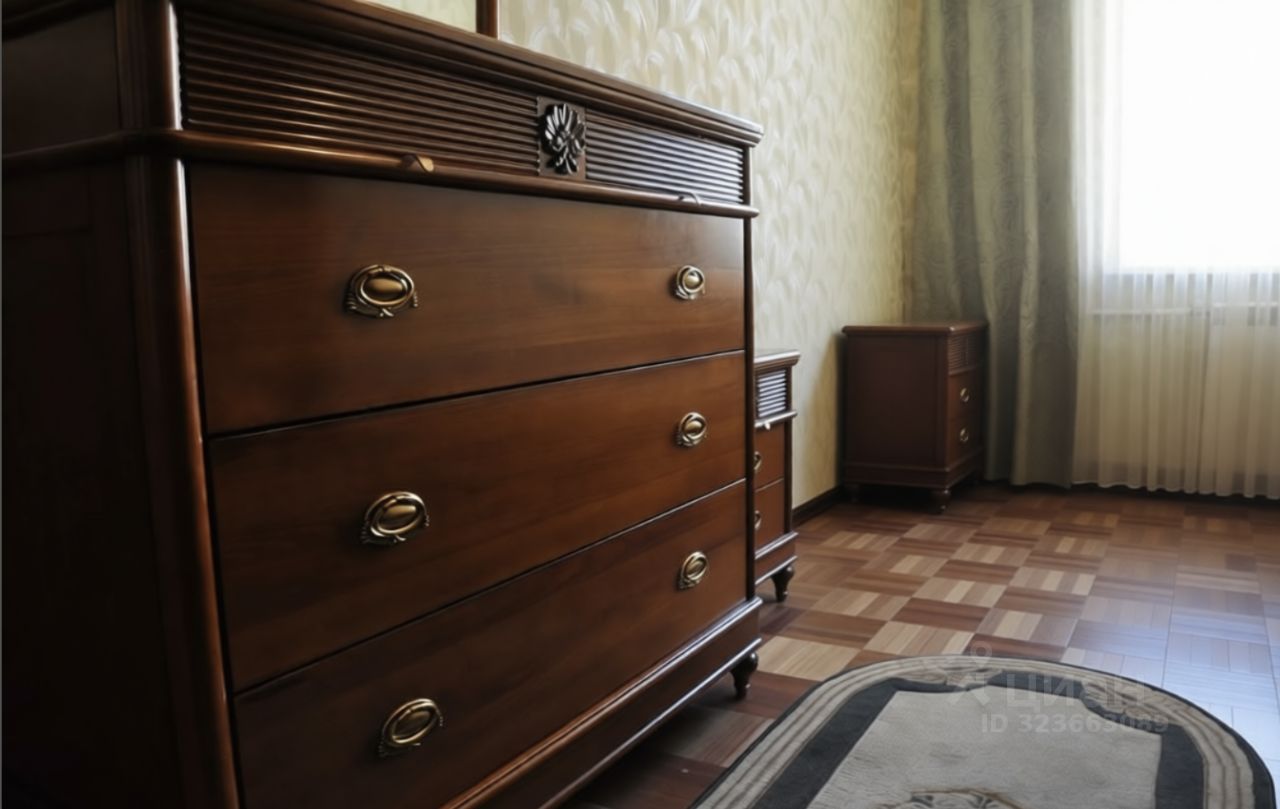 Продажа 2-комн квартиры на вторичном рынке 11-я Васильевского острова линия, 32/44