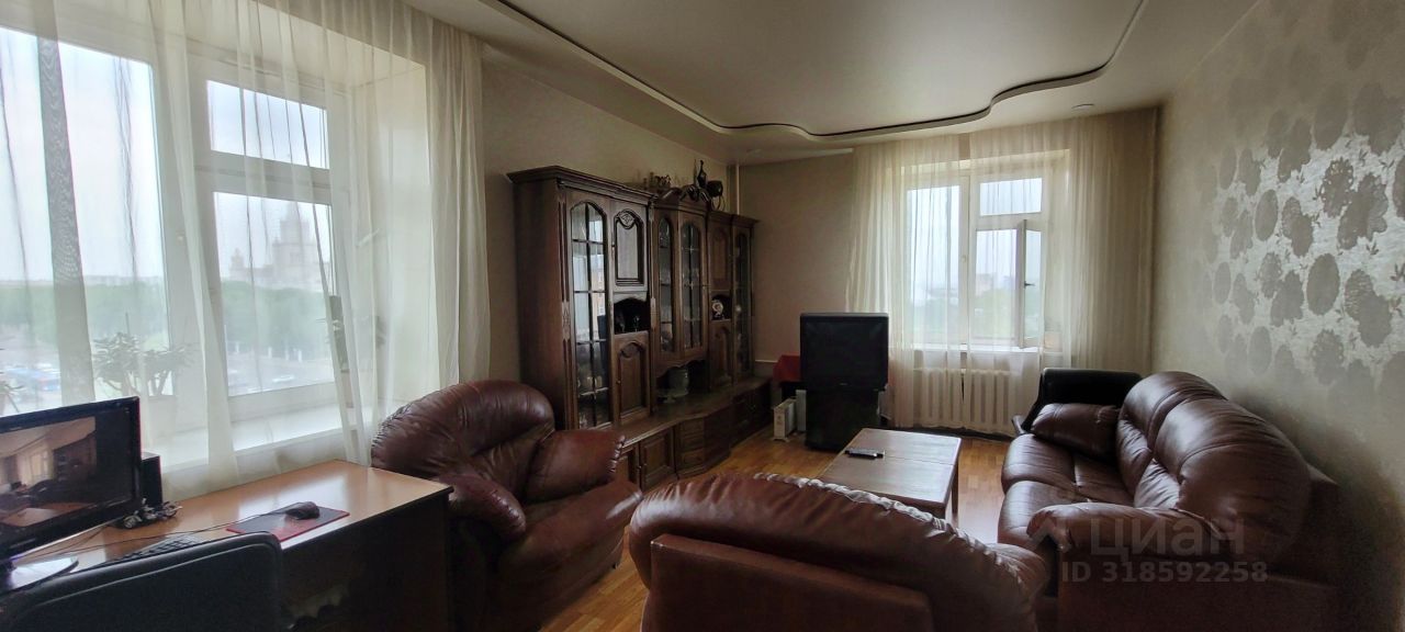 Продажа 3-комн квартиры на вторичном рынке Ломоносовский проспект, 23
