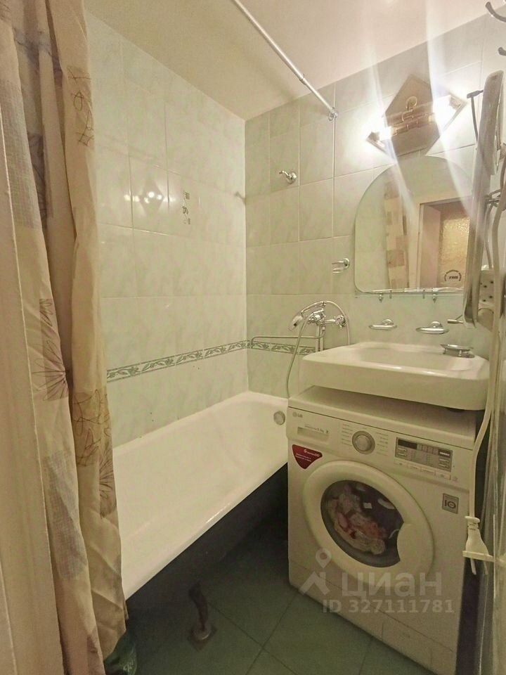 Продажа 3-комн квартиры на вторичном рынке Серпухов, улица Полянка,  д. 18