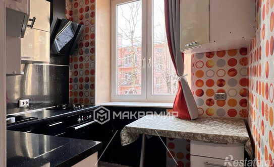 Продажа 2-комн квартиры на вторичном рынке Каменноостровский пр-кт,  д. 64 литС