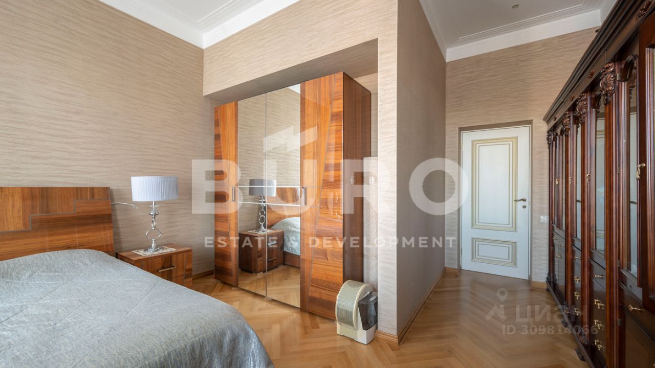 Продажа 4-комн квартиры на вторичном рынке Страстной бульвар, 4