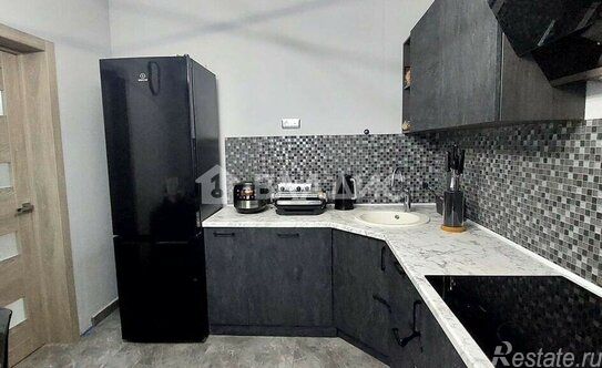 Продажа 3-комн квартиры на вторичном рынке ул Комдива Орлова,  д. 4