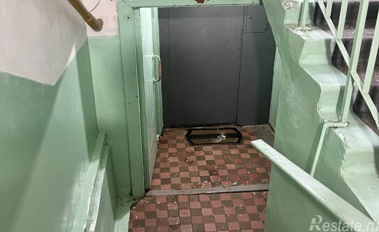 Продажа 1-комн квартиры на вторичном рынке Серпухов, ул Захаркина,  д. 5б