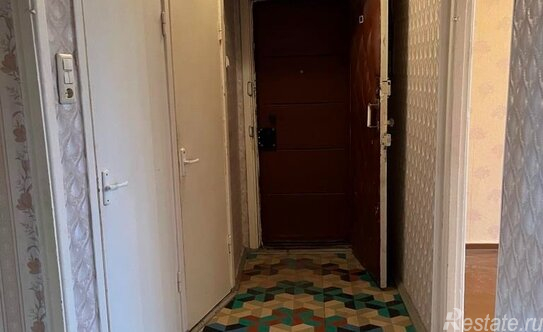 Продажа 3-комн квартиры на вторичном рынке Сосновый Бор г, Малая Земля ул,  д. 7