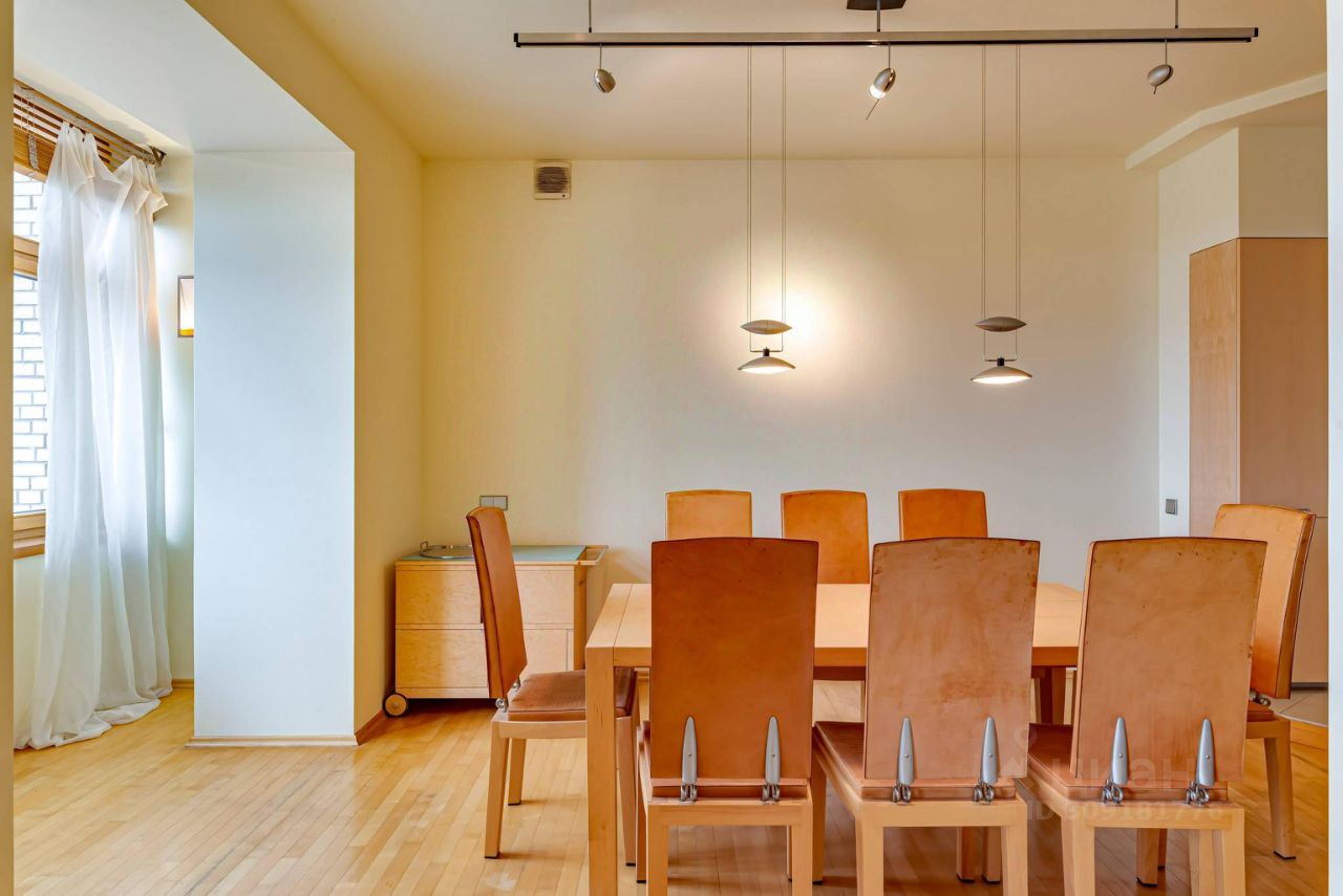 Продажа 4-комн квартиры на вторичном рынке переулок 1-й Тружеников,  д. 17