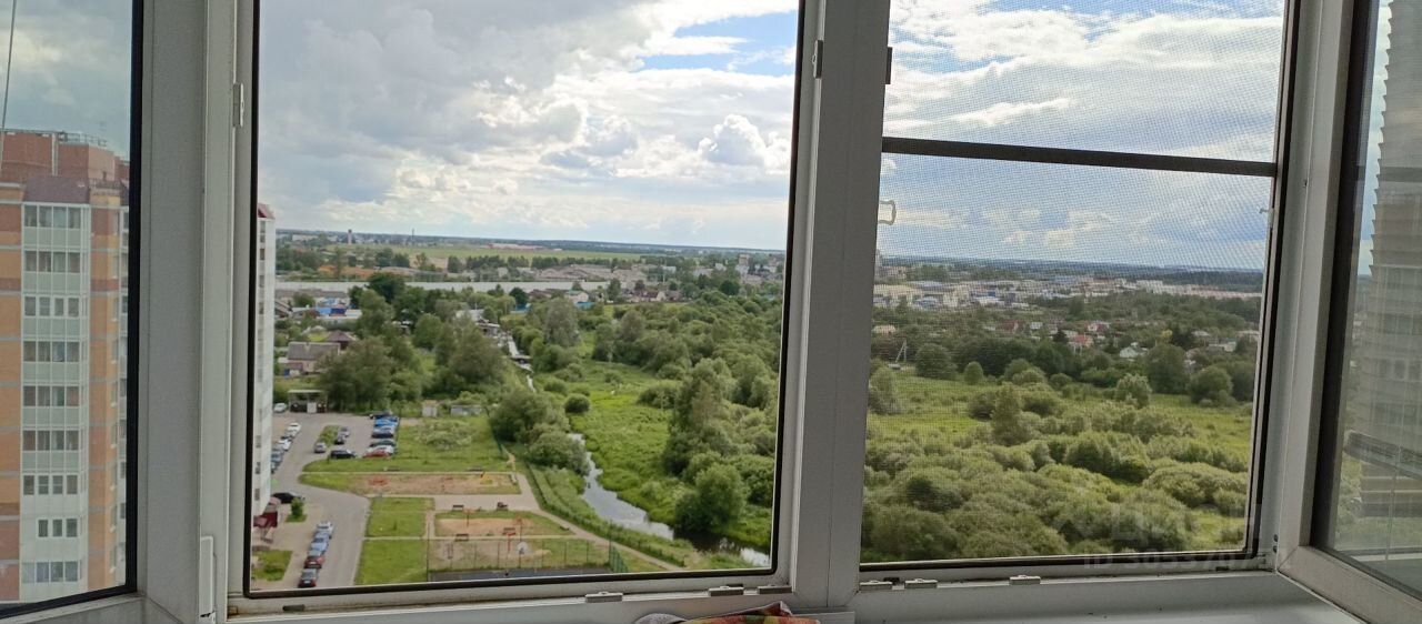 Продажа 2-комн квартиры на вторичном рынке Гатчина, улица Генерала Сандалова, 1а