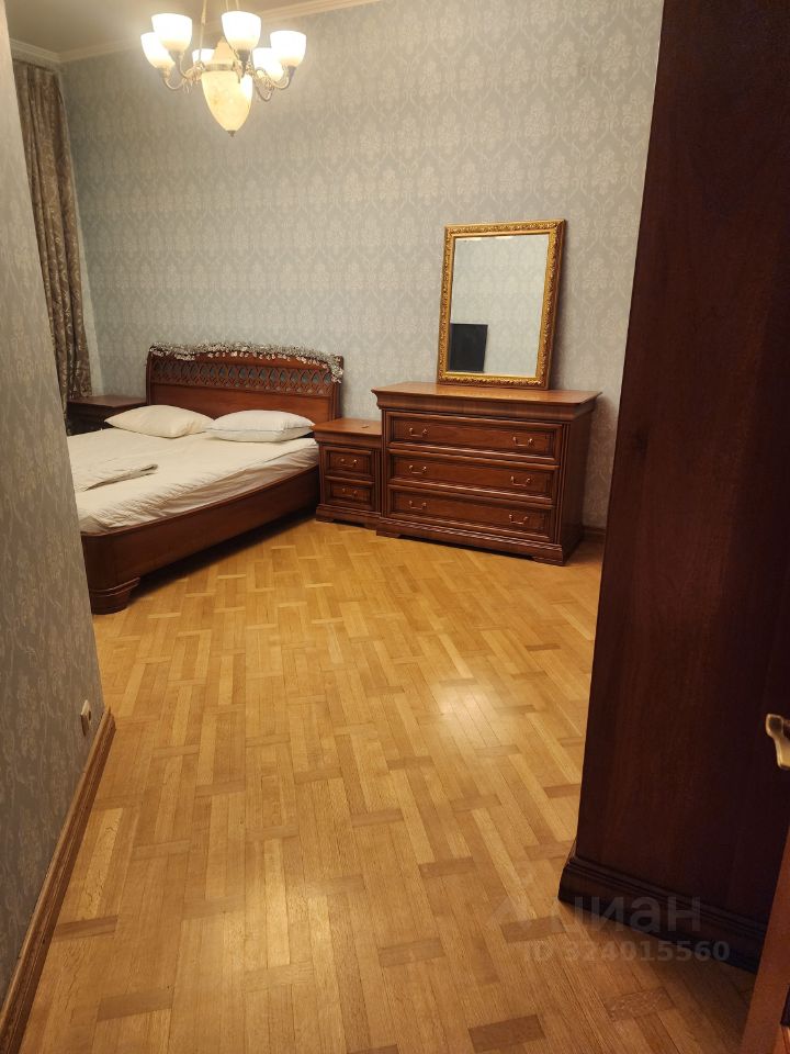 Продажа 3-комн квартиры на вторичном рынке Пушкин, улица Радищева, 2/10