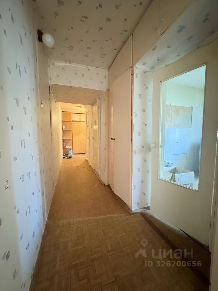 Продажа 2-комн квартиры на вторичном рынке Волхов, улица Володарского, 11