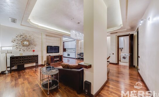 Продажа 3-комн квартиры на вторичном рынке Зачатьевский 1-й пер,  д. 5