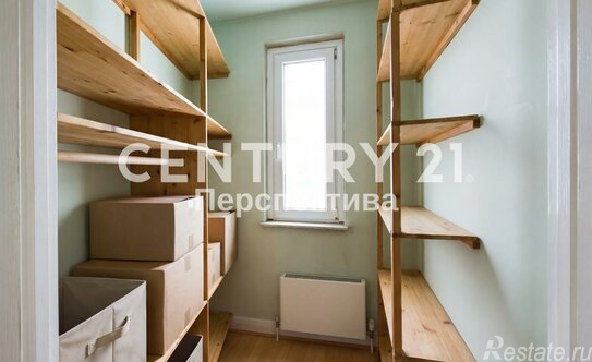 Продажа 4-комн квартиры на вторичном рынке Братиславская улица