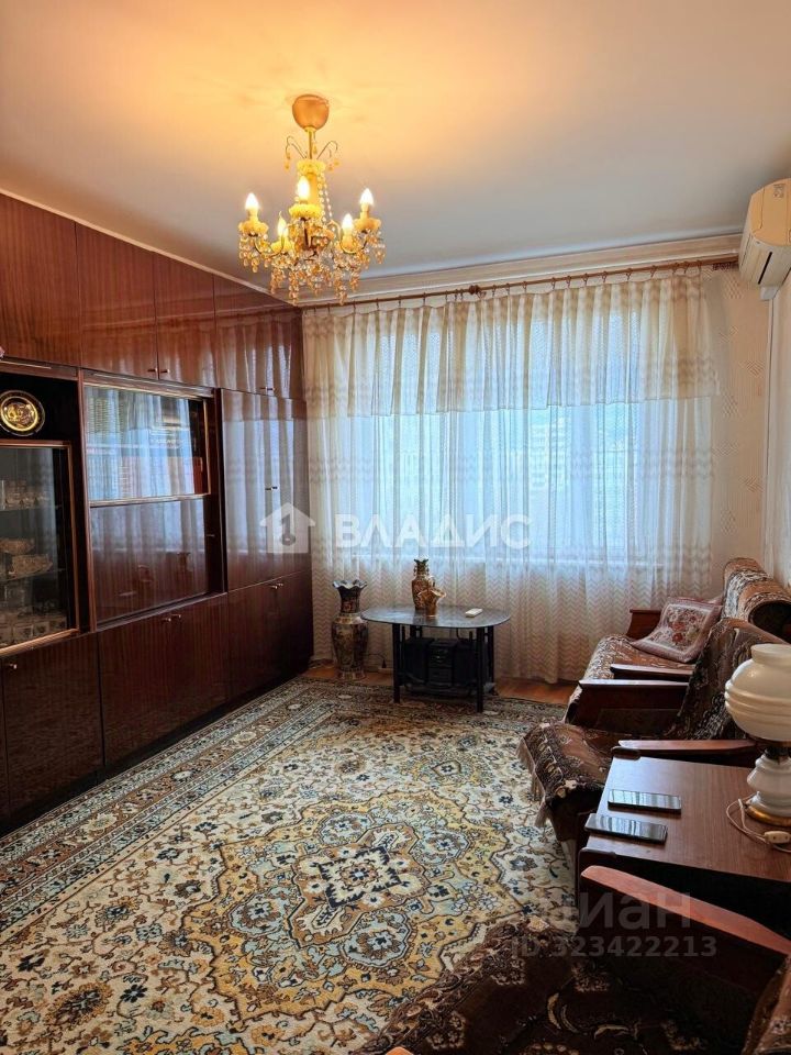 Продажа 3-комн квартиры на вторичном рынке улица Декабристов, 35А