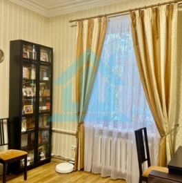Продажа 4-комн квартиры на вторичном рынке Александра Матросова ул,  д. 9