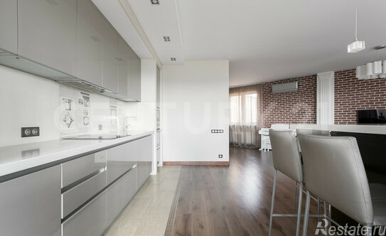 Продажа 3-комн квартиры на вторичном рынке ул Холмогорская,  д. 2,  к. 3