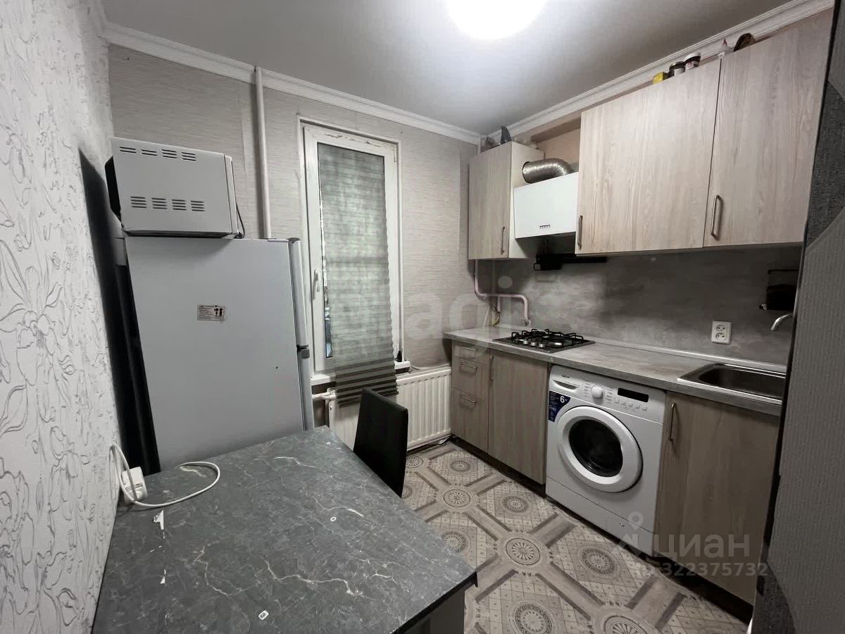 Продажа 3-комн квартиры на вторичном рынке улица Лени Голикова, 9