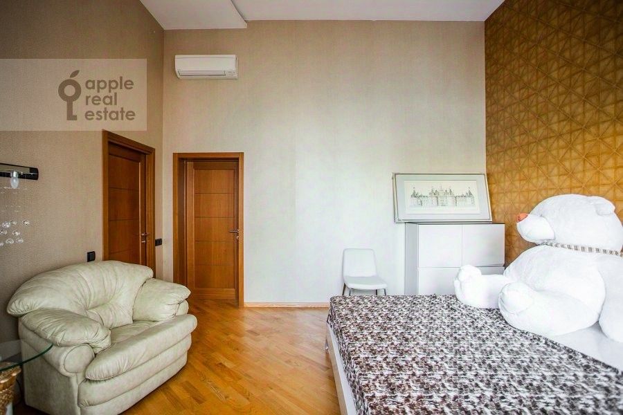 Продажа 5-комн квартиры на вторичном рынке Слесарный переулок, 3