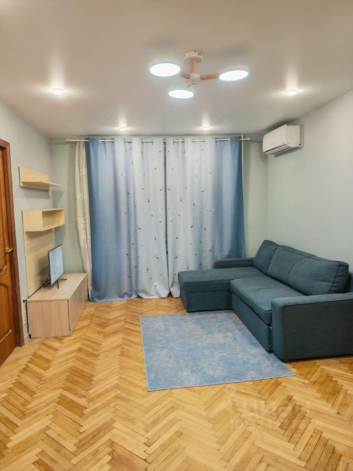 Аренда 2-комн квартиры на вторичном рынке Ельнинская улица, 18К1