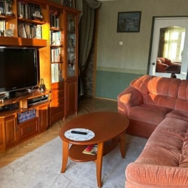 Продажа 3-комн квартиры на вторичном рынке улица Лёни Голикова,  д. 7