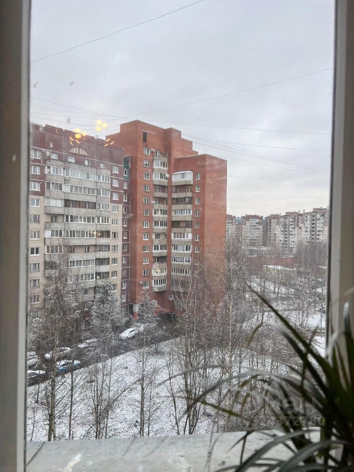 Продажа 3-комн квартиры на вторичном рынке улица Савушкина, 133к1