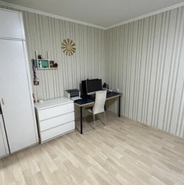 Продажа 1-комн квартиры на вторичном рынке Железнодорожный, улица Андрея Белого,  д. 8