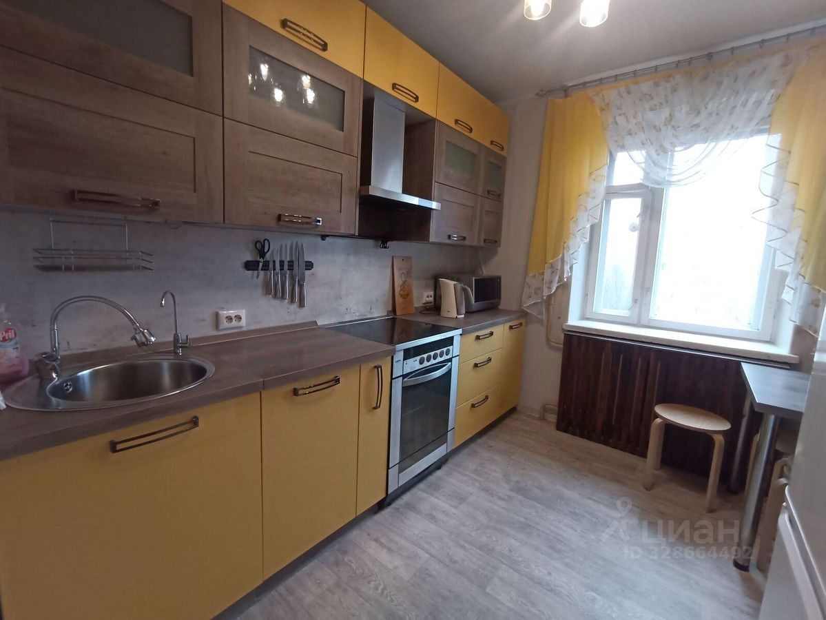 Продажа 3-комн квартиры на вторичном рынке Российский проспект, 5