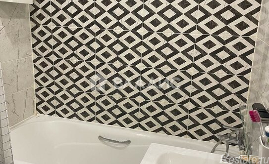 Продажа 2-комн квартиры на вторичном рынке улица Александры Монаховой,  д. 98 к1