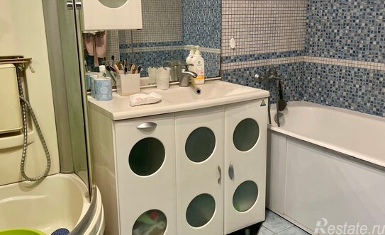 Продажа 2-комн квартиры на вторичном рынке Коктебельская улица,  д. 8