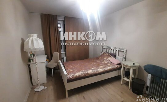 Продажа 3-комн квартиры на вторичном рынке Днепропетровская улица,  д. 7 к1