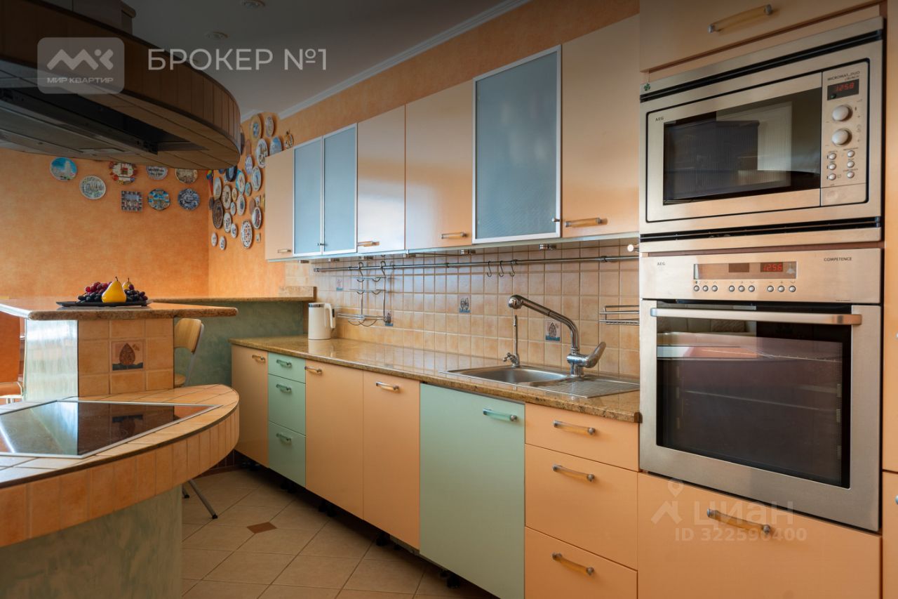 Продажа 4-комн квартиры на вторичном рынке улица Фрунзе, 19к2