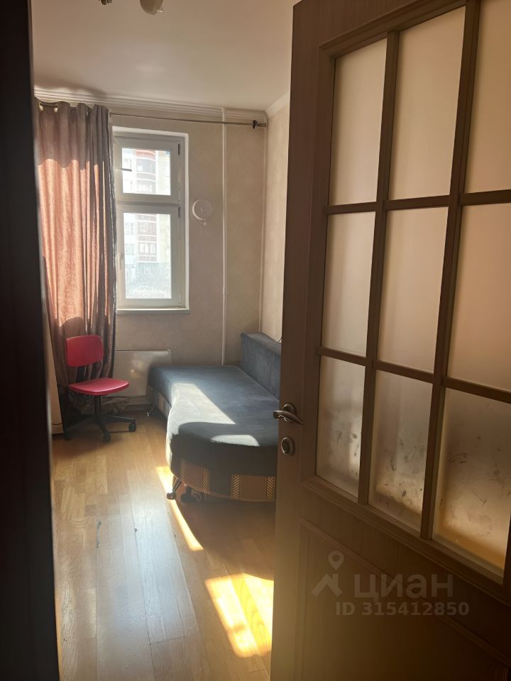 Продажа 2-комн квартиры на вторичном рынке с. Немчиновка, улица Связистов, 2