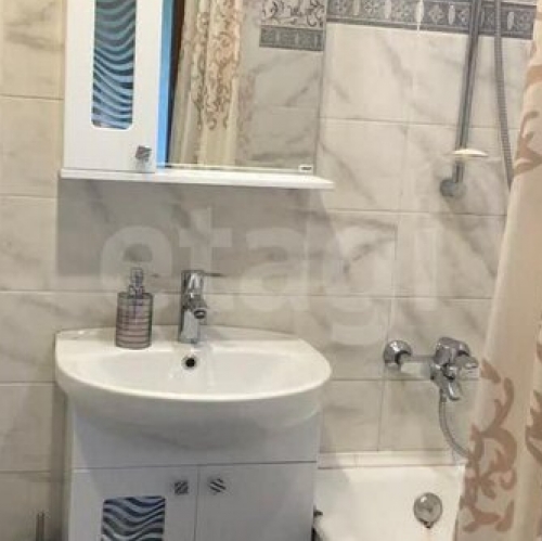 4-комн квартира Стойкости ул,  д. 27