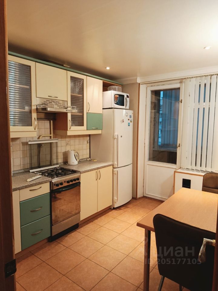 Аренда 3-комн квартиры на вторичном рынке улица Шумилова, 11