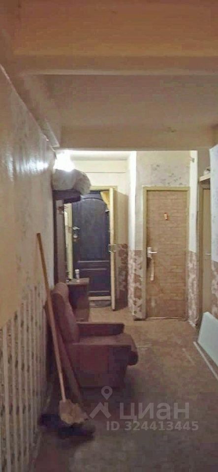 Продажа 4-комн квартиры на вторичном рынке пос. Войсковицы, площадь Манина, 14