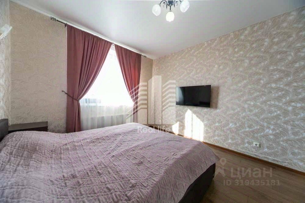 Продажа 3-комн квартиры на вторичном рынке Южный мкр, улица Курыжова, 20