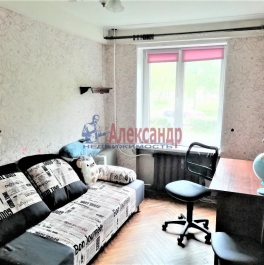 Продажа 3-комн квартиры на вторичном рынке Красных Зорь бул. ,  д. 12