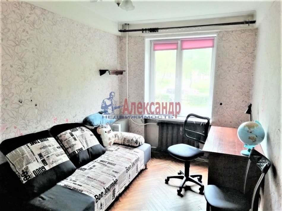 Продажа 3-комн квартиры на вторичном рынке Красных Зорь бул. ,  д. 12