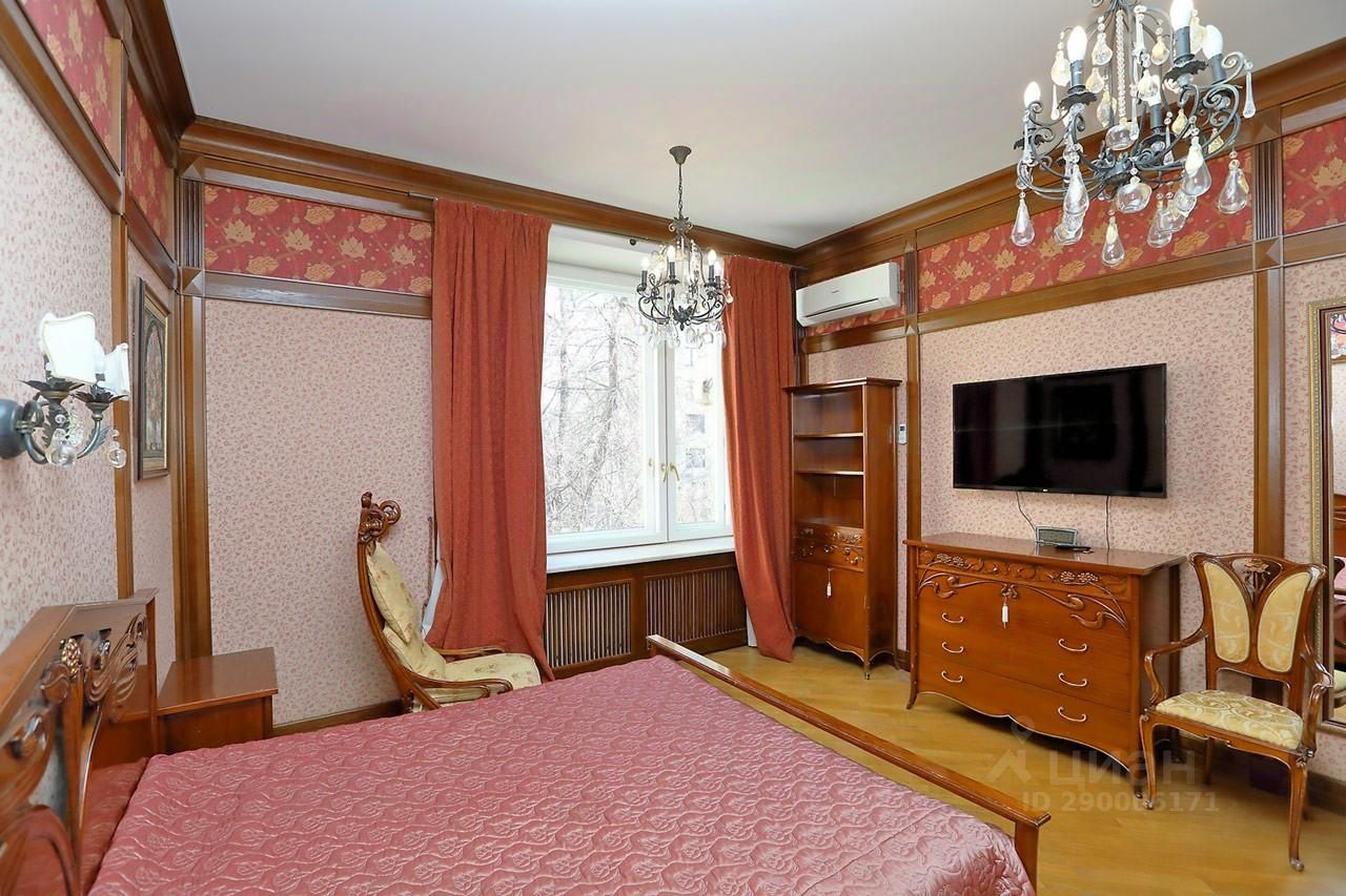 Аренда 3-комн квартиры на вторичном рынке улица Спиридоновка, 15