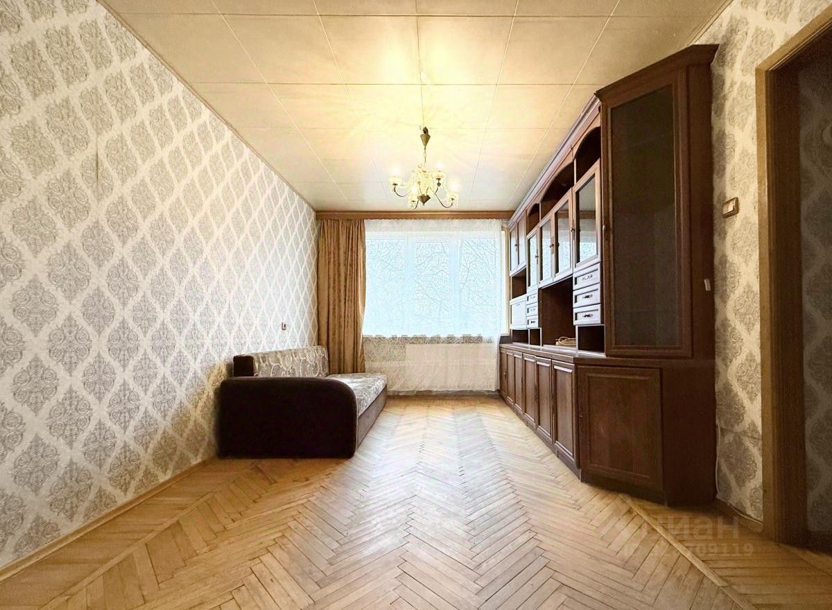 Продажа 3-комн квартиры на вторичном рынке Загребский бульвар, 31/5