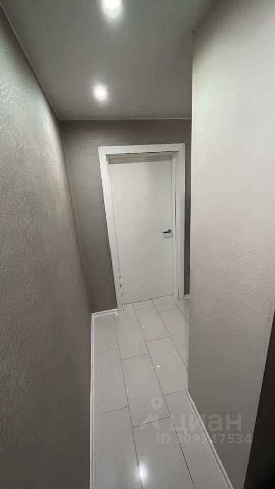 Продажа 1-комн квартиры на вторичном рынке Славянский бульвар, 1