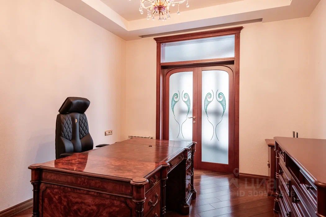 Продажа 4-комн квартиры на вторичном рынке Минская улица, 1ГК3