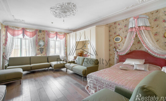 Продажа 5-комн квартиры на вторичном рынке 11-я линия,  д. 20